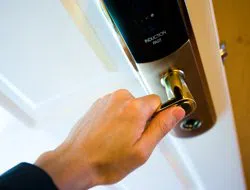 Phoenix City Locksmith Phoenix, AZ 602-687-4448 - com-side